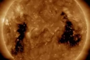 Втора гигантска дупка се появи на Слънцето