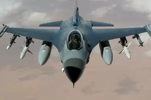 Украинските пилоти ще се научат за 4 месеца да летят с F-16