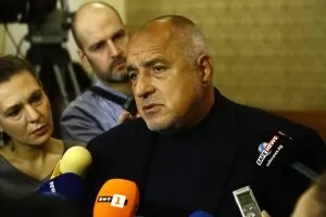 Борисов: Категорично няма да си дам депутатския имунитет