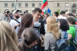 Граждани протестираха срещу президента 