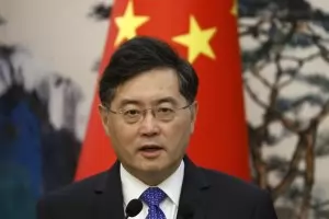 Китай смени външния си министър