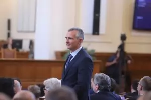 Министърът на спорта поиска футболът да ограничи чужденците