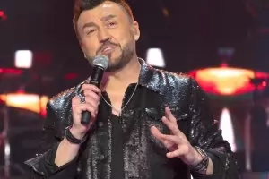 Любо Киров пее „Облаче ле бяло" на площад „Александър Невски"