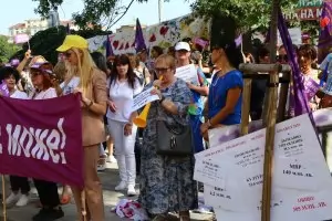 ГЕРБ обеща на протестиращите 200 млн. лв. за по-високи заплати
