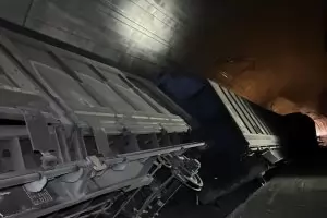 Катастрофа блокира за 4 месеца най-дългия жп тунел в света