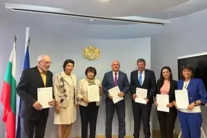 1709 лв. става минималното учителско възнаграждение