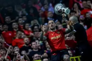 Фенове на "ЦСКА-София" заплашиха да блокират Орлов мост