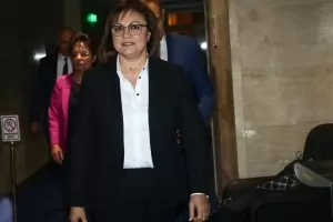 Нинова съшива нов ляво-патриотичен блок