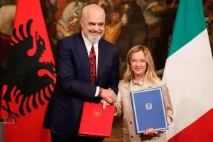 Албания става мигрантски приют от благодарност към Италия