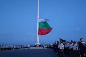 Заради студа свалиха националния флаг от хълма в Ямбол