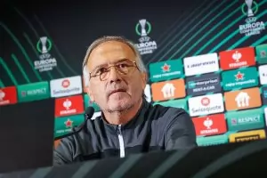 Умореният и обезкървен "Лудогорец" ще търси победа утре с тактика