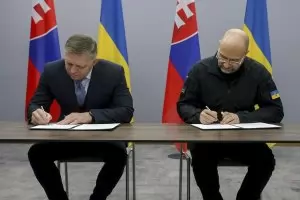 Словакия ще помага на Украйна през частни фирми