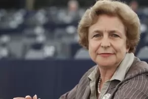 ЕП разследва евродепутатка 
за връзки в руските служби