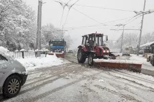 Най-много сняг наваля в Плевен - 22 см