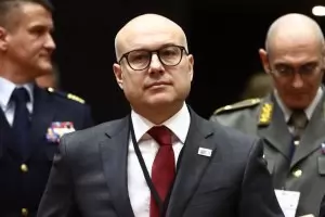 Вучич номинира военния министър за премиер на Сърбия
