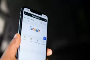 Google ще позволи да намираме смартфона си без интернет