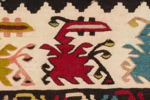Автентични български килими от Чипровци, Котел и Пирот превземат Париж