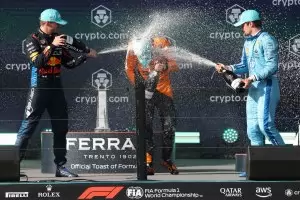 Британец спечели първата си победа във Формула 1