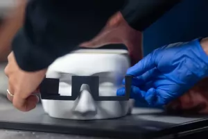 Станфорд представи прототип на холографски очила за AR