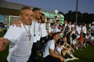 Четирима титуляри напускат "Черно море"