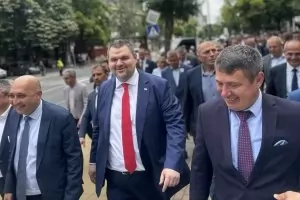 С тази опозиция кабинетът "Ново начало" ще изкара 100 години