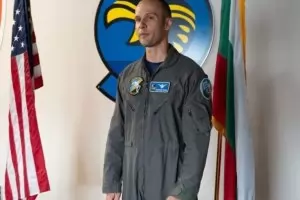 САЩ обучиха първия български пилот-водач на група F-16