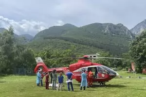 Румънски хеликоптер прибра от Враца пострадали румънци