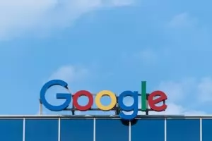 Google съкращава най-малко 100 работни места 