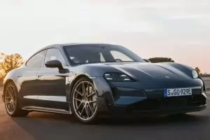 И Porsche призна, че планът за електрификация е провал