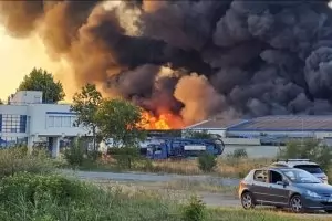 Пожар избухна в завод за отпадъци край Пловдив