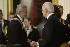 Джордж Клуни призова Джо Байдън да се оттегли