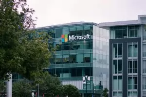 Microsoft избегна антитръстово разследване в ЕС