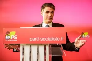 Лидерът на социалистите пожела да стане премиер на Франция