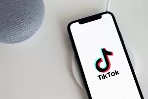 Вече можете да намирате песни в TikTok само като ги тананикате 