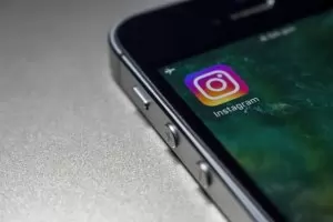 Instagram ще позволи добавяне песен в профилите