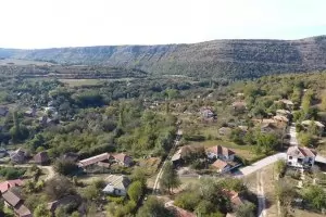 Най-незнайното село на света си направи библиотека