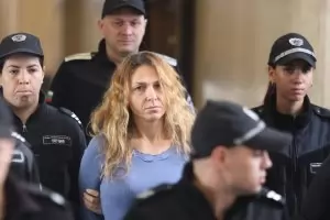 5 неудобни въпроса за митническата афера