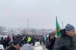 Във Велинград протестират пред засегнатите от чумата стопанства