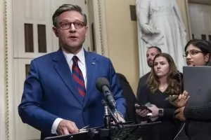 Предложение за бюджета, подкрепено от Тръмп и Мъск, бе бламирано в Конгреса