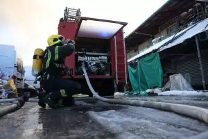 Осем души загинаха в пожар в старчески дом край Белград