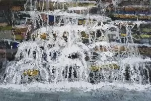 Водопади бушуват сред скалите на Станимир Желев в „Арте“