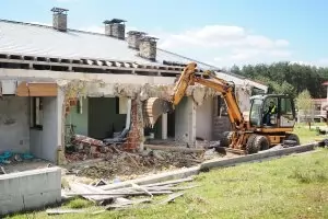 Столична община възобнови бутането на незаконен хотел на Гайтански - Вълка