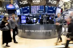 От САЩ до Русия, с малко "Тесла" – къде са парите ни за втора пенсия