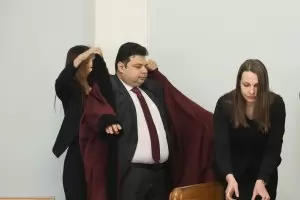 Не точно демокрация с не съвсем 
Коституционен съд водят до тирания