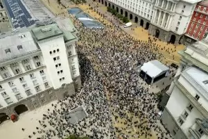 Протестите срещу еврото за малко се разминаха с размирици