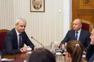 Радев и Костадинов ще спорят за титлата "Най-голям патриот"