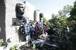 Ръководството на "Левски" се покри и при почитането на Гунди и Котков