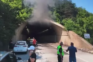 Пожар в тунел "Траянови врата" затвори временно магистрала "Тракия"