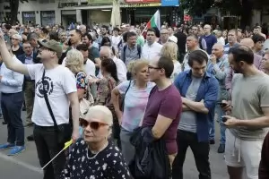 В София се провежда протест "Завинаги в Европа! Вън Пеевски от властта!"