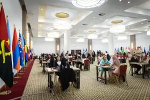 Световната купа по шахмат започна с две български победи